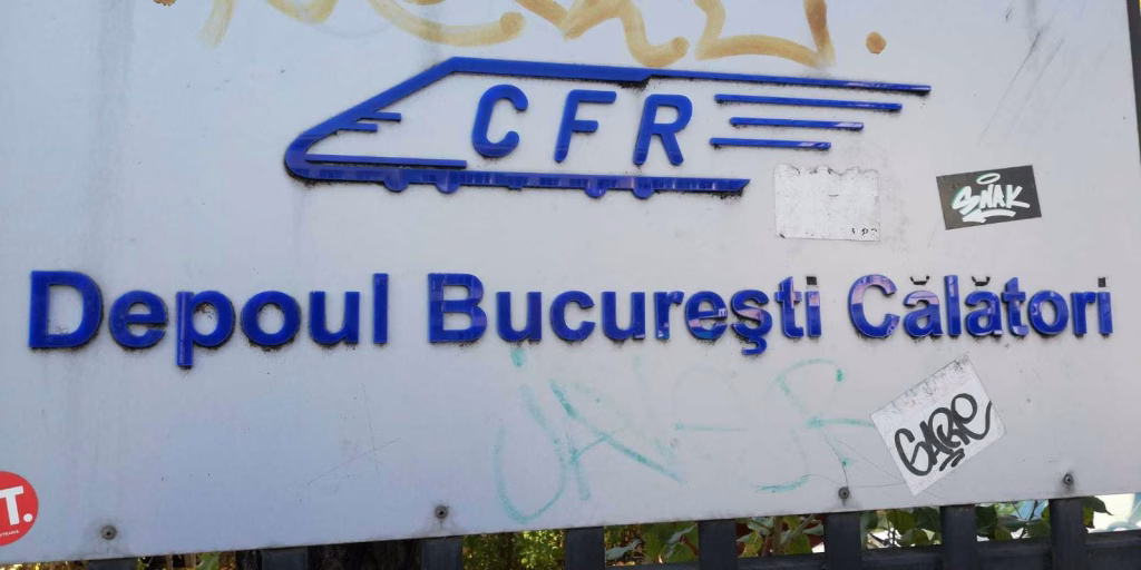 Două locomotive de top ale CFR, uitate la gard în Depoul București Călători - Bucuresti