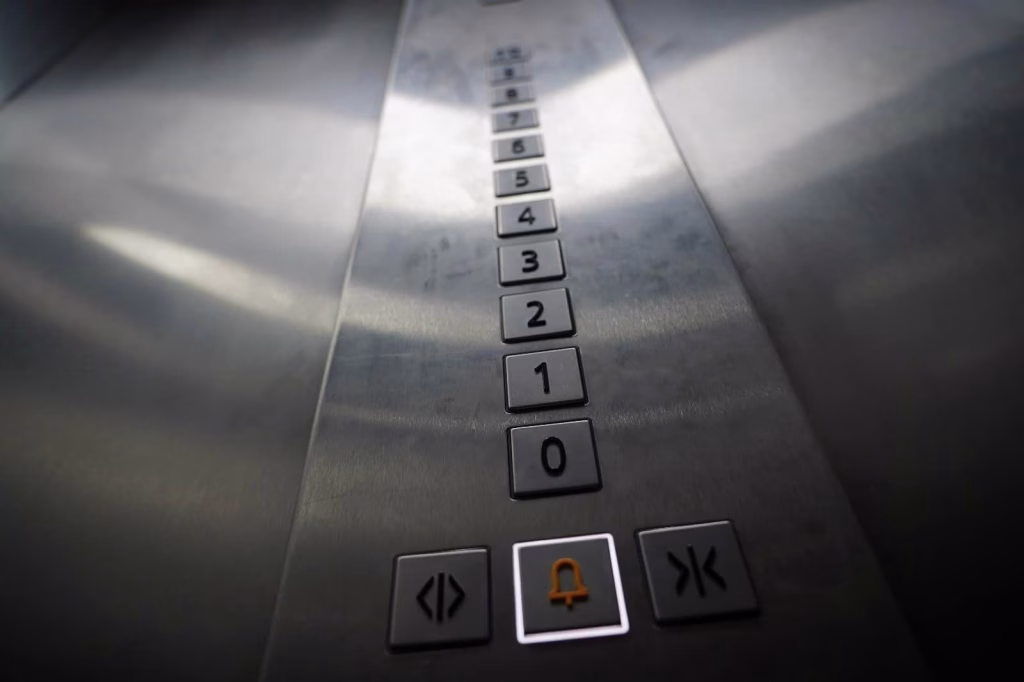 Lift nou la blocul vechi: legea intră în vigoare de miercuri - Politica