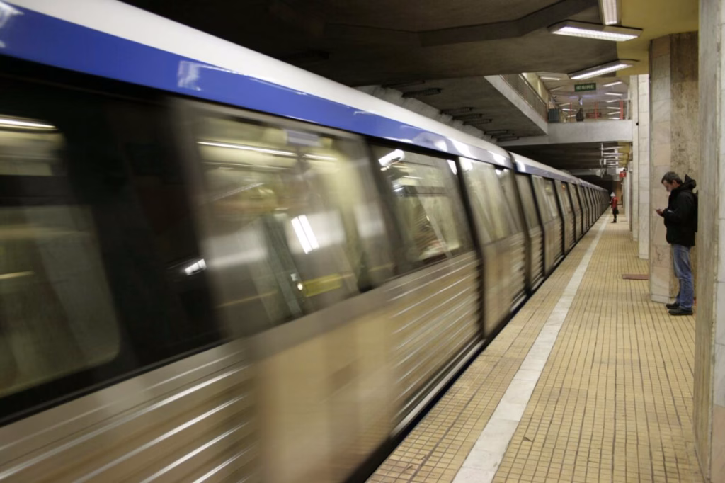 Metrorex, în pragul deconectării de la curent electric - Politica