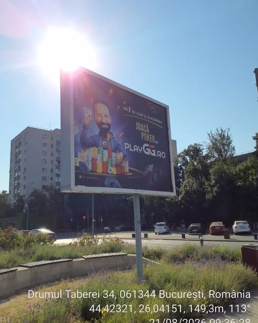 Reclamă la păcănele lângă Școala 197, dată jos de Sector 6 - Bucuresti