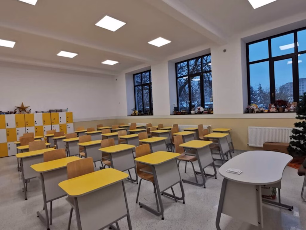 Sector 2: 13.300 de achiziții pentru școli într-un an - Bucuresti