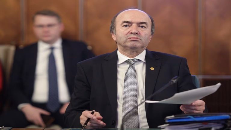 Toader întreabă Guvernul: cine a semnat planul cu industria?