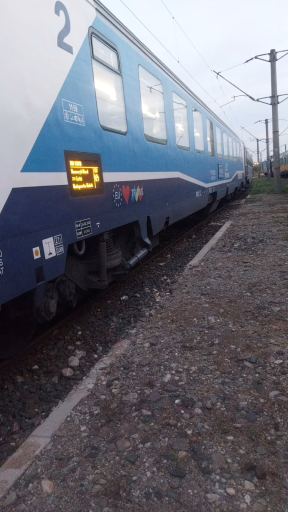 Un camion a rupt firul de contact și a blocat trenuri spre Budapesta - Bucuresti