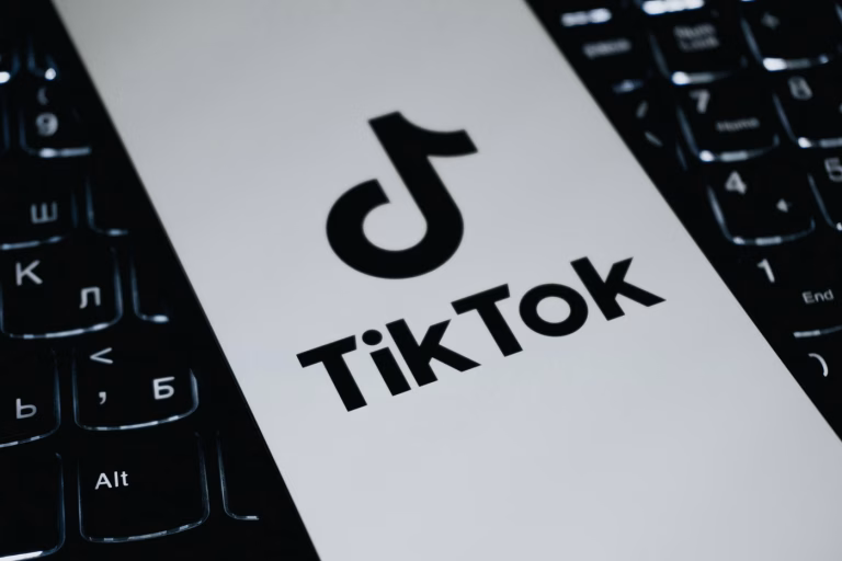 Ambulanța „hoață de copii”: plângere la TikTok, anchetă UE