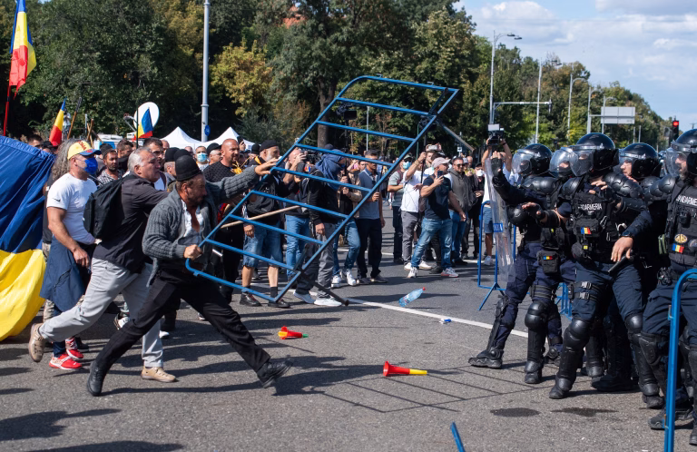 Amenințări din Piața Victoriei, prins în Bihor cu pistol ilegal