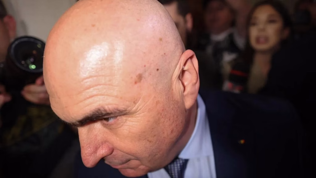 Bolojan huiduit la Drăgășani: „trădător” de la coadă la cap - Politica