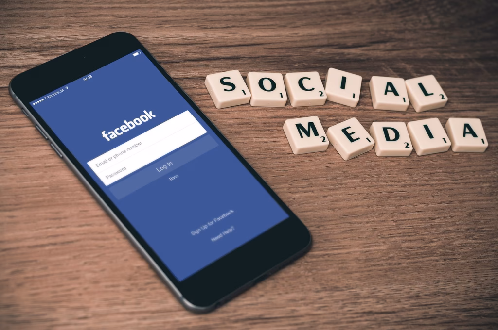 Ciucu glumește pe Facebook cu o bucureșteancă din trafic, la semafoare stricate - Bucuresti (Stock photo)