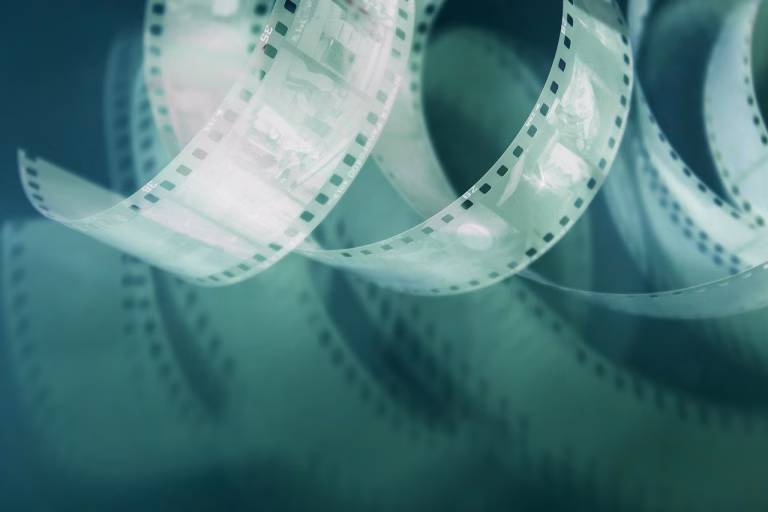 Cum a arătat primul film românesc, la Teatrul Bulevard