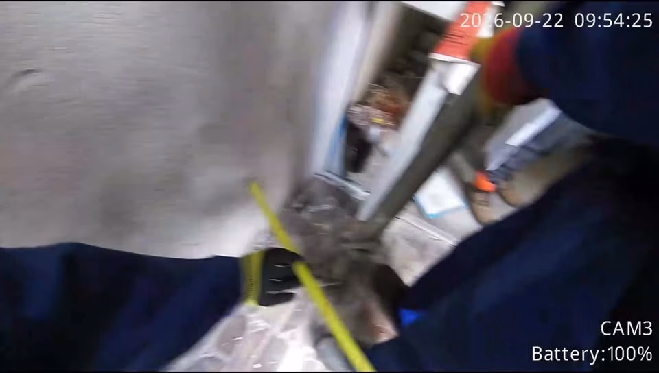 Cum arată pe interior blocul din Rahova, la o lună de la explozie - Bucuresti