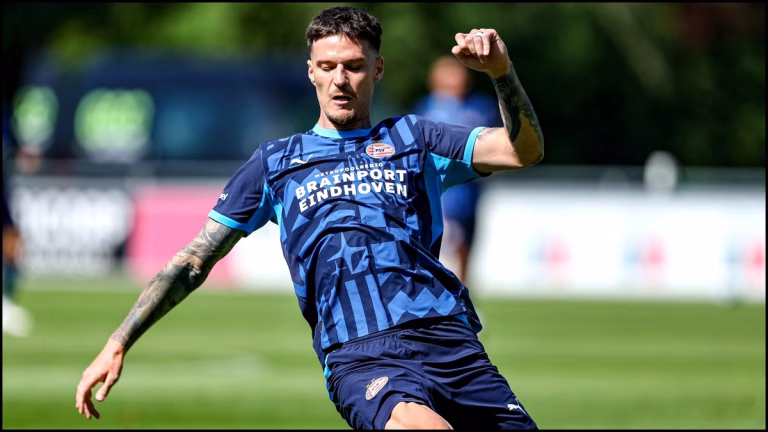 Dennis Man, bancă din nou la PSV, bătaie de cap pentru Hagi