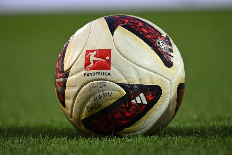 Dortmund a trecut ca un tanc peste Paderborn, scor 3-0