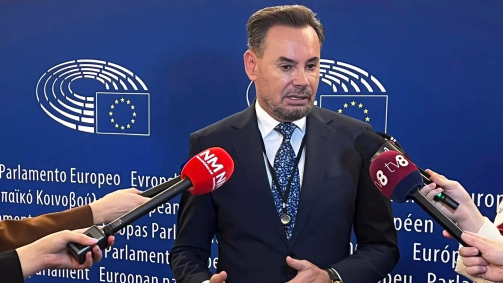 Falcă: Bruxelles-ul îi ține pe ai lui Grindeanu departe de AUR - Politica