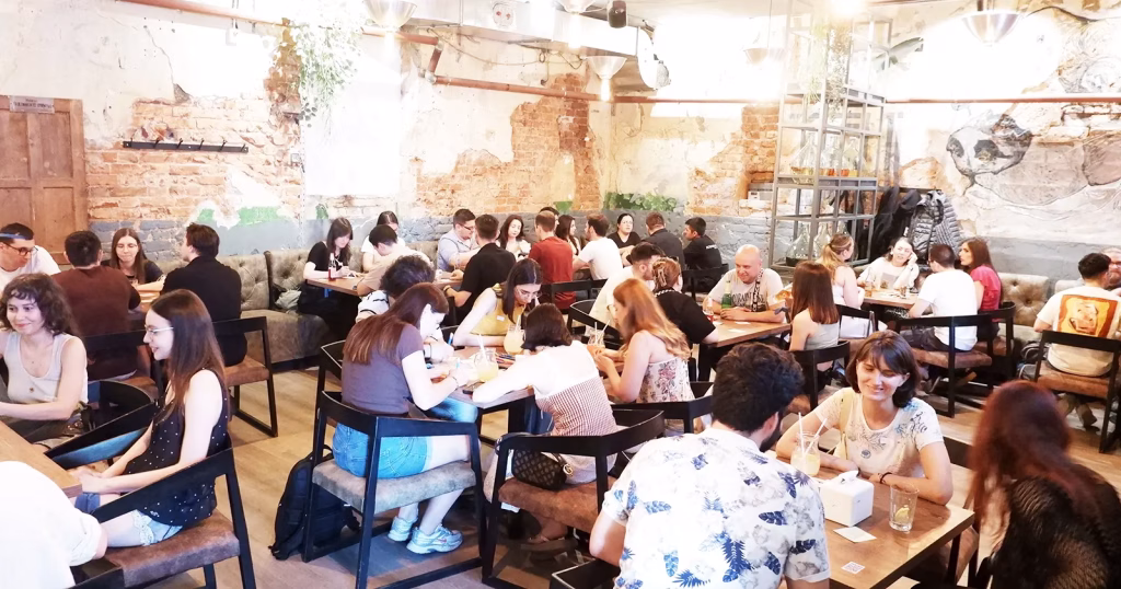 Flow Social: comunitatea care te scoate din bulă și-ți face prieteni - Cultura