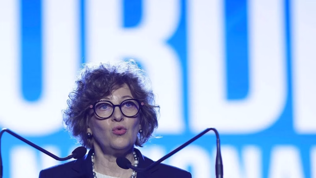 Gheorghiu, ironică: iubirea de țară nu se cere cu forța - Politica