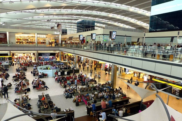 Haos pe aeroporturile londoneze, zboruri din Otopeni afectate