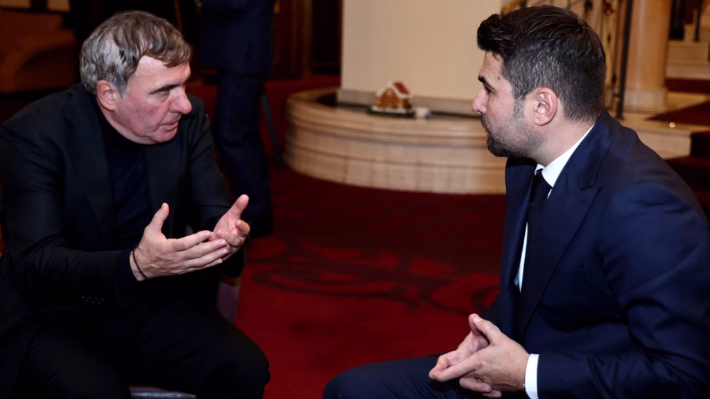 Mutu îl repară pe Hagi: gata cu trei fundași centrali - Sport
