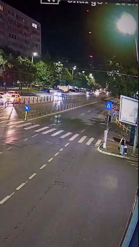 Prins cu afișul în mână la Ștefan cel Mare, amendat cu 1.500 de lei - Bucuresti