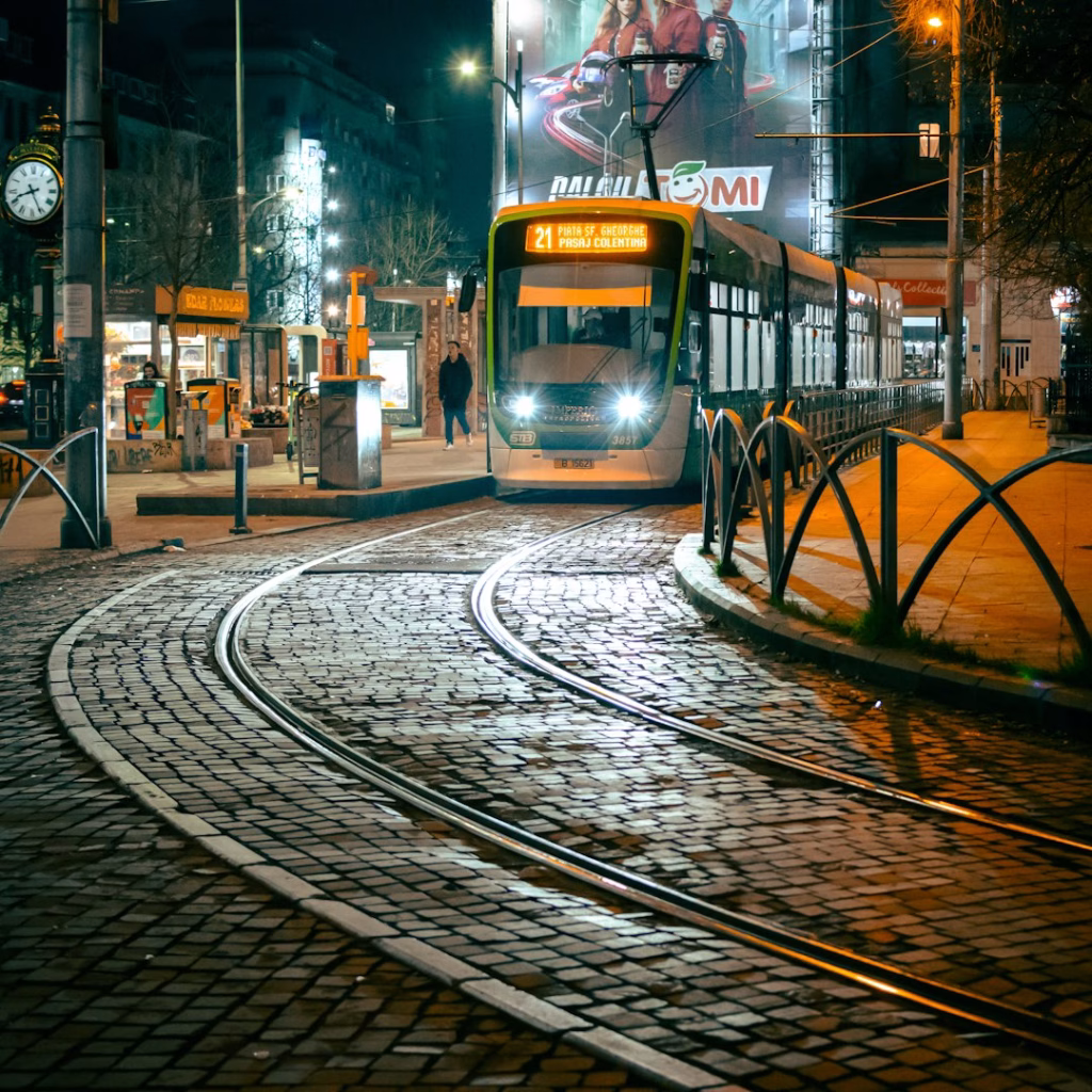 Tramvaiul din Unirii: o poveste de pe vremea Pieței Națiunii - Bucuresti (Photo: Unsplash)