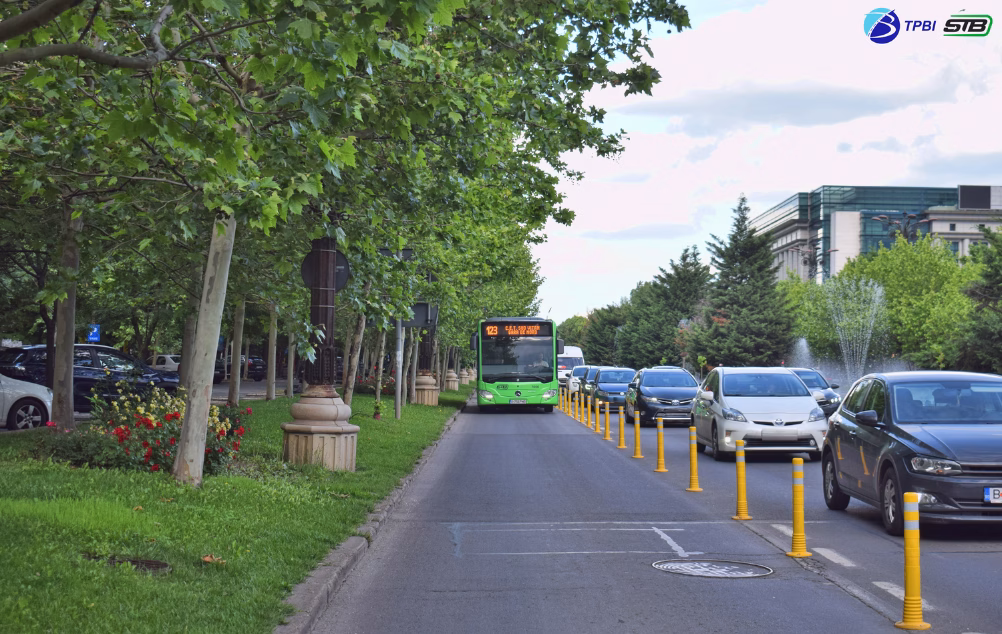 Weekend cu ocoluri: STB și traficul dau retur în zona Unirii - Bucuresti