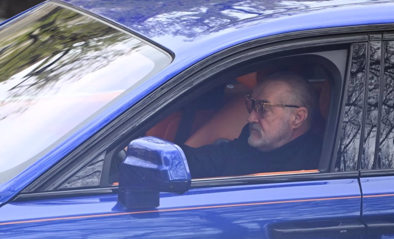 Becali, direct de la nuntă la Arena Națională, în 7 minute