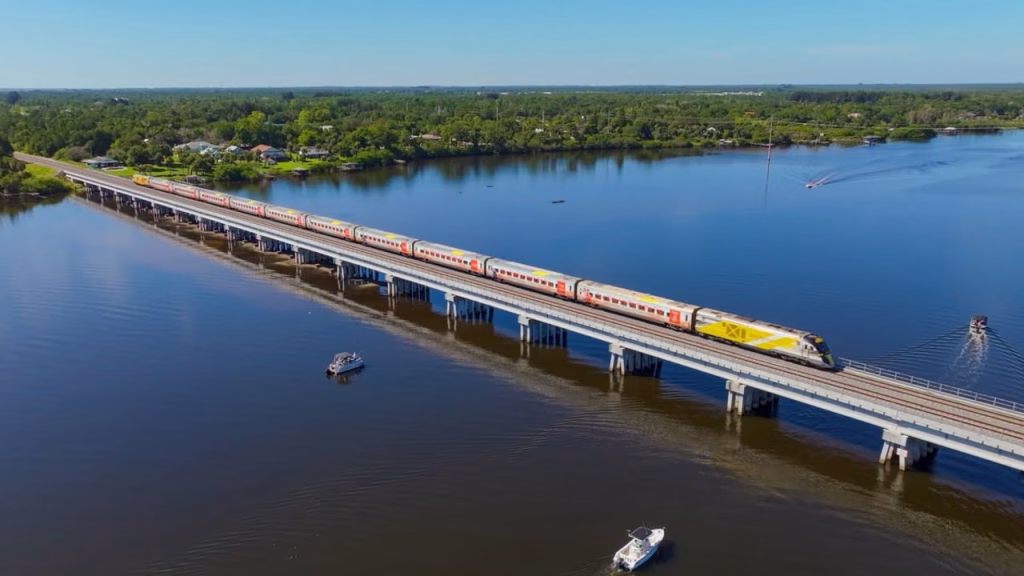 Brightline, trenul privat din Florida, ia 490 mil. $ să nu cadă - Bucuresti