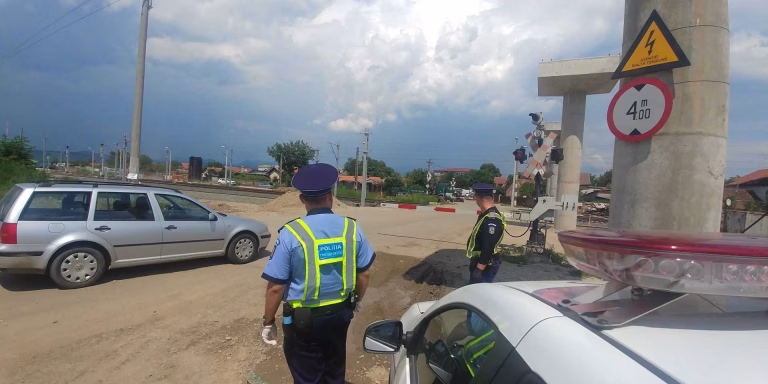 Ce au găsit polițiștii la trecerile de cale ferată din toată țara