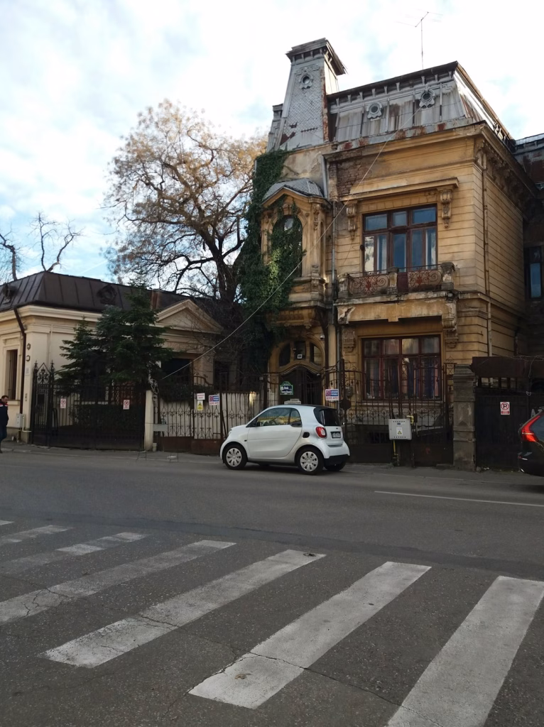 Ceață densă duminică: cod galben pe A0, A2 și A3 - Bucuresti (Photo: Unsplash)