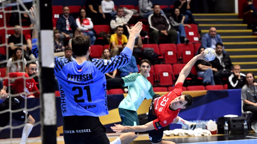 Dinamo, calificare superbă în Champions League la handbal - Sport