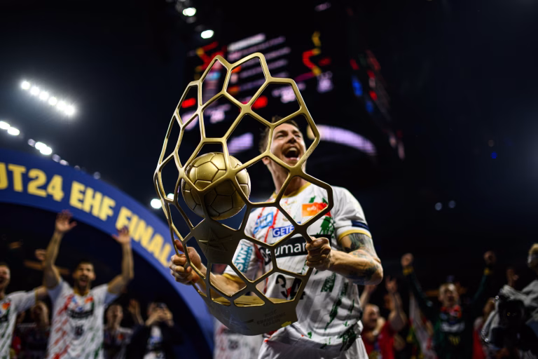 Handbal azi: Corona Brașov – Steaua Roșie, pe Digi Sport 1