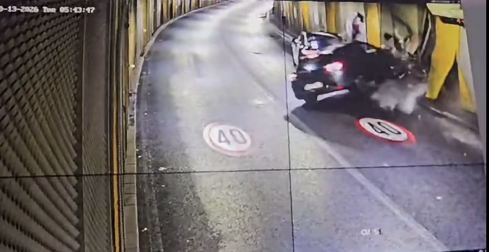 Încă un accident în Pasajul Unirii, cu doi șoferi răniți - Bucuresti