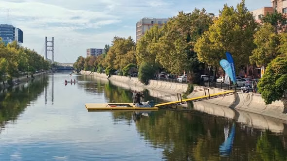 Mutați mașinile de pe malul Dâmboviței, vine Dâmbovița Delivery - Bucuresti