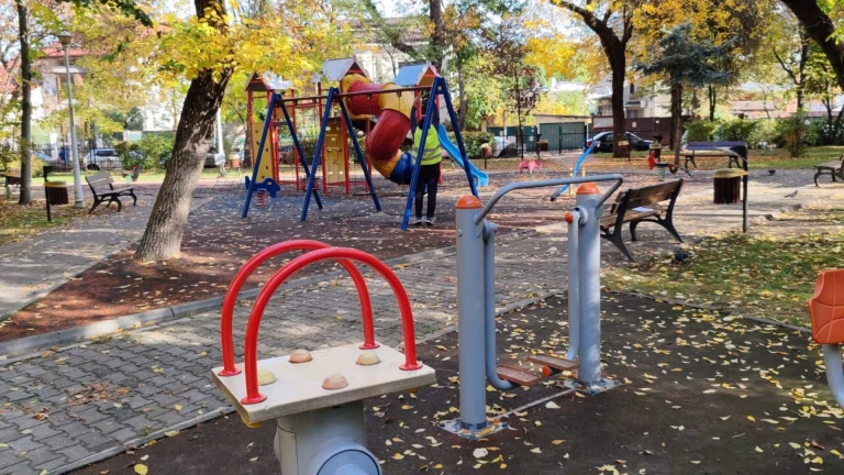 Opt locuri de joacă din Sector 1, refăcute din temelii