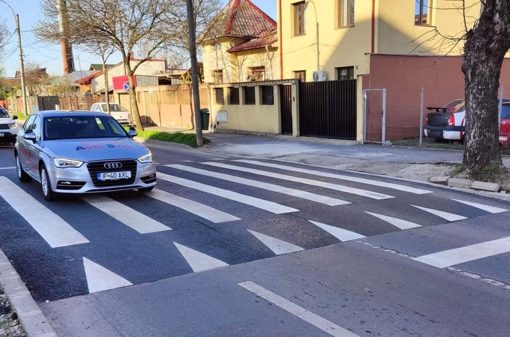Petrecerea de pietoni: cei care vor să ne salveze de pe zebră - Bucuresti