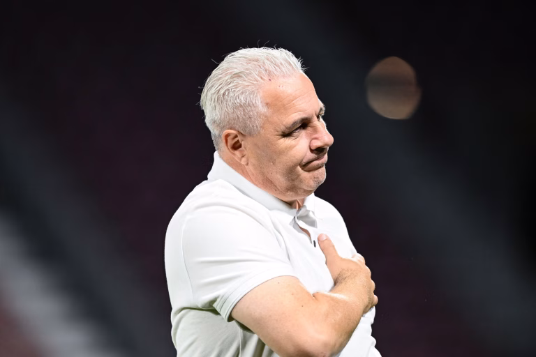 Șumudică, în offside cu replica: ”Ești deșteaptă!”
