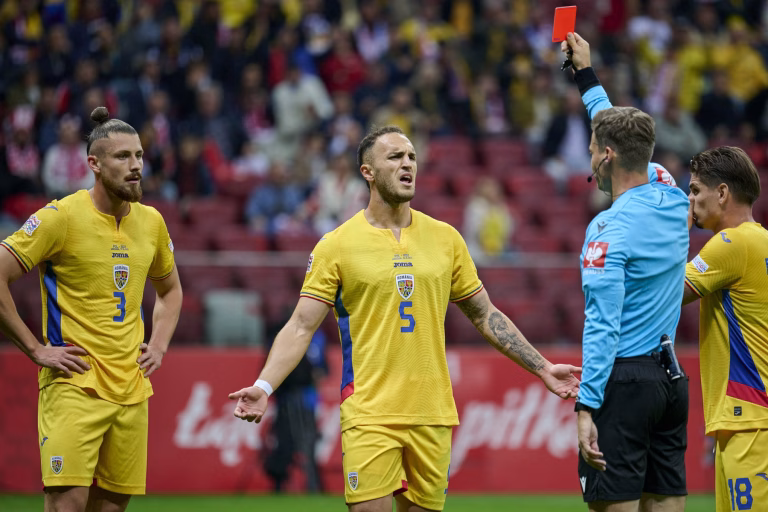 UEFA a decis ce se întâmplă cu arbitrul de la Polonia-România
